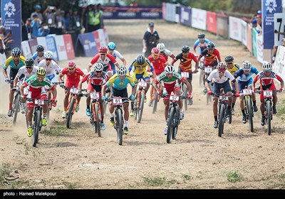 Iranian Cyclists Race in Asian Games