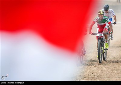 Iranian Cyclists Race in Asian Games