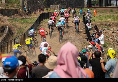 Iranian Cyclists Race in Asian Games