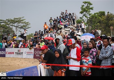 Iranian Cyclists Race in Asian Games