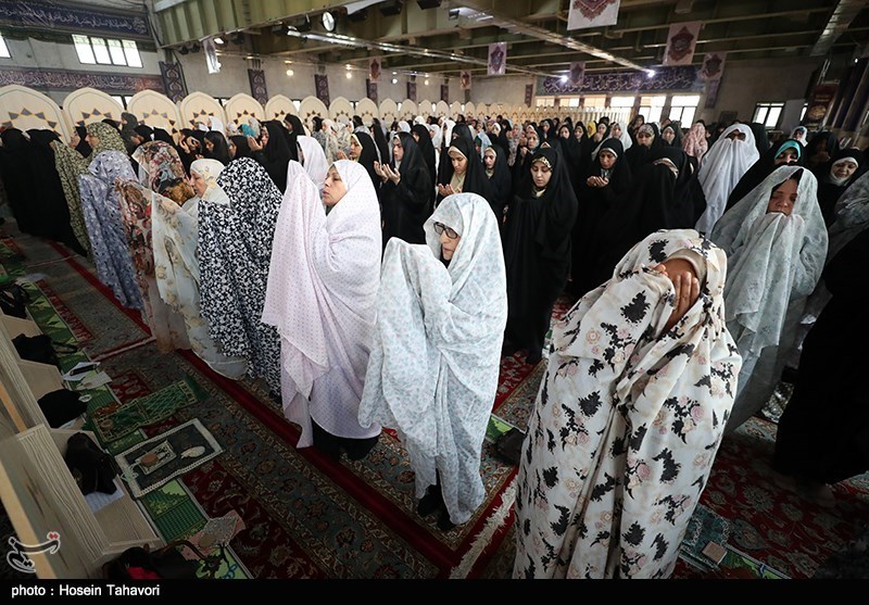 Photos: Iranian Muslims perform Eid al-Adha prayer 