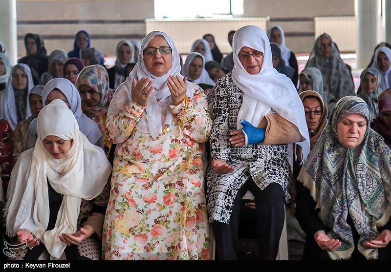 Photos: Iranian Muslims perform Eid al-Adha prayer 