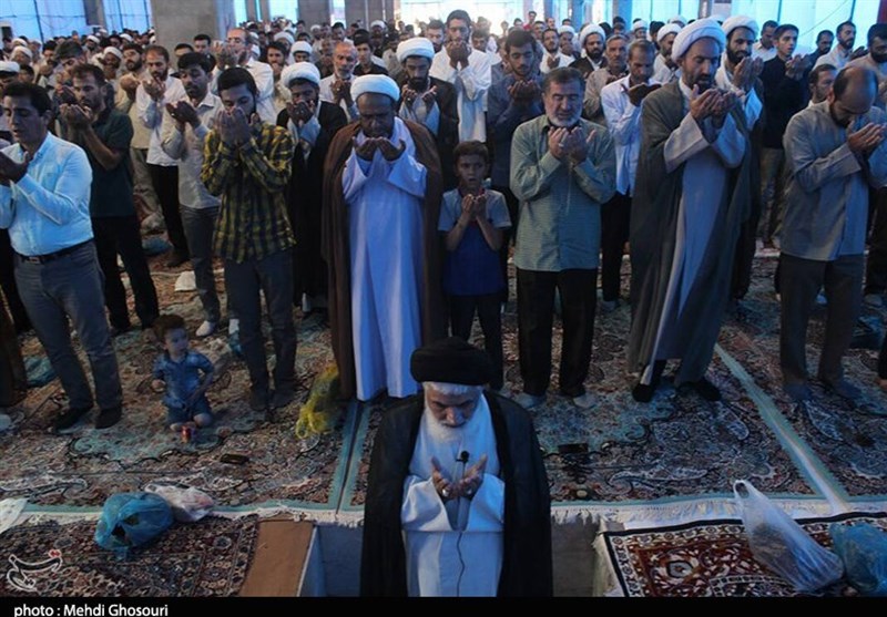 اقامه نماز عید قربان در پردیسان قم به روایت تصویر
