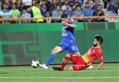 لیگ برتر فوتبال|تساوی استقلال و فولاد در نیمه نخست