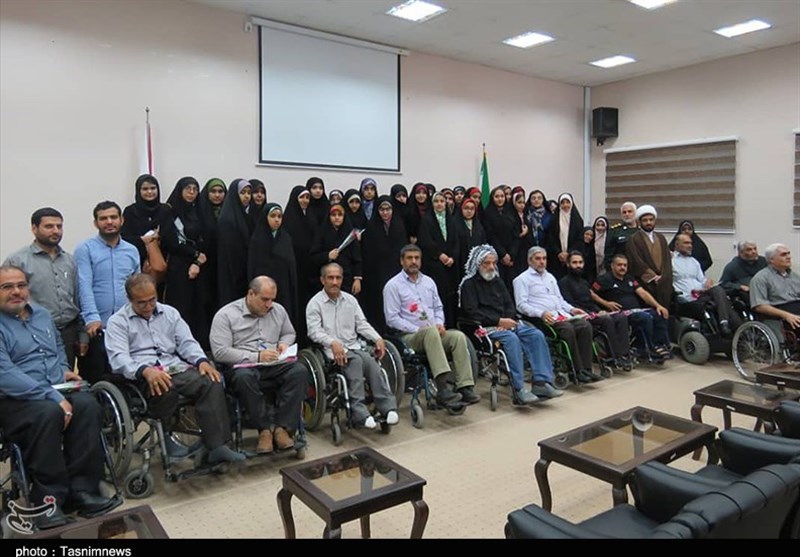 اهواز| دیدار جمعی از دانش آموزان اتحادیه انجمن‌های اسلامی با جانبازان قطع نخائی+تصاویر