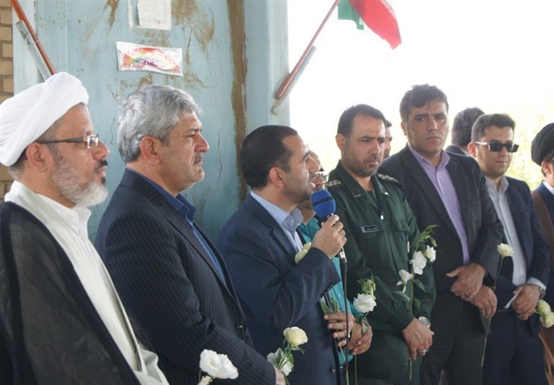 خوزستان| ادای احترام مسئولان هندیجان به شهدای 8 سال دفاع مقدس+تصاویر