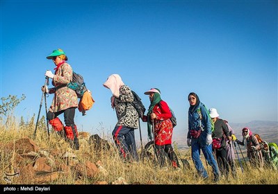 سومین صعود سراسری کارگران کوهنورد کشور به قله فندقلو