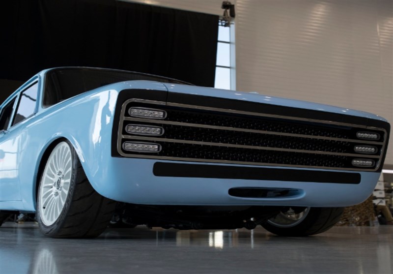 Russia’s Kalashnikov Unveils Retro-Looking Electric Car Considered as Tesla Rival (+Video)