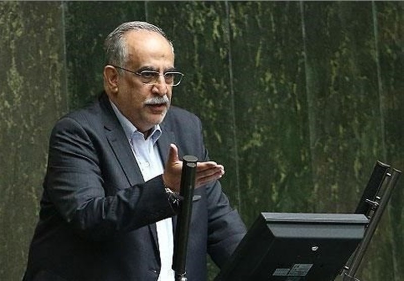 Iranian Parliament Starts Impeaching Economy Minister