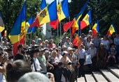 Thousands in Moldova Rally, Call to Reunite with Romania