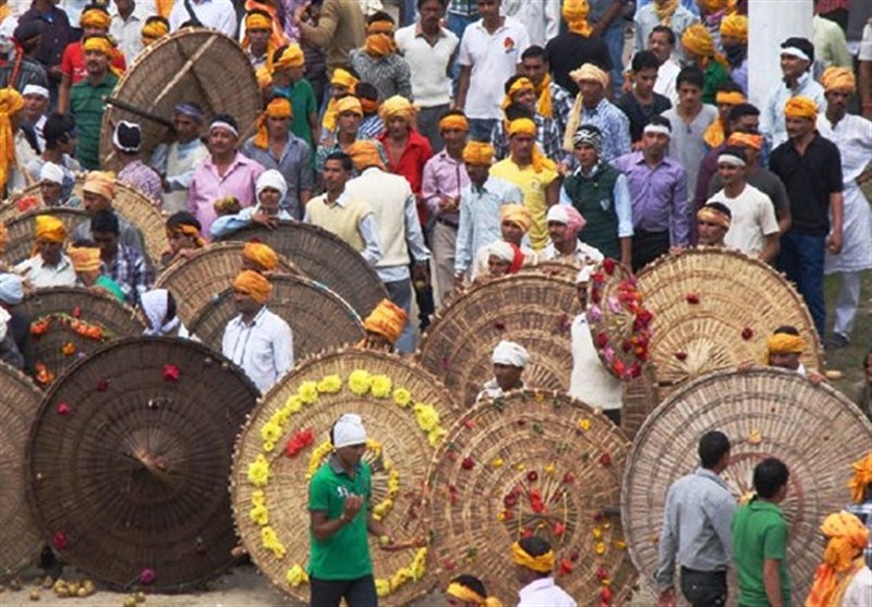 Over 150 Indian Devotees Hurt in Religious Stone Hurling Festival (+Video)