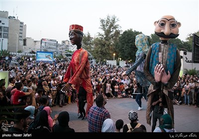 اجراهای محیطی هفدهمین جشنواره بین‌المللی تئاتر عروسکی تهران مبارک