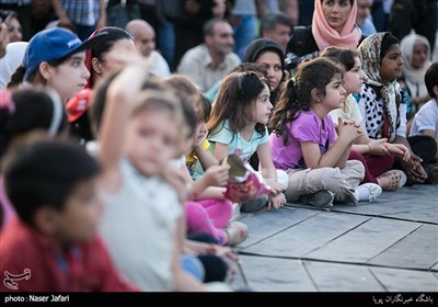 اجراهای محیطی هفدهمین جشنواره بین‌المللی تئاتر عروسکی تهران مبارک