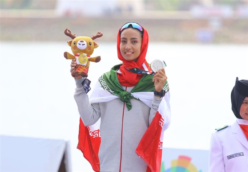 Iran’s Kazemi Wins Silver at Kayak Single (K1) 500m Women