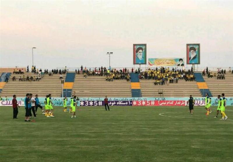 بوشهر| پیروزی پارس جنوبی جم در برابر تیم سپاهان اصفهان در نیمه نخست