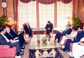ظریف با نخست وزیر جدید پاکستان دیدار کرد
