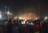 عراق میں مشتعل مظاہرین نے ایرانی قونصل خانے کو آگ لگا دی