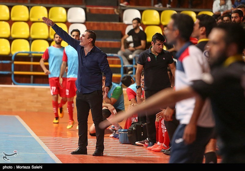 اصفهان| سرمربی گیتی‌پسند: بازیکنانم خودخواه بودند؛ با برخی رفتارهای مربیان باید برخورد شود