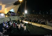 کنسرت خیابانی محمد معتمدی در بوستان آب و آتش