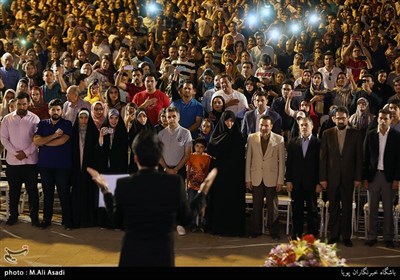  کنسرت خیابانی محمد معتمدی در بوستان آب و آتش با حضور واعظی رییس دفتر رییس جمهور