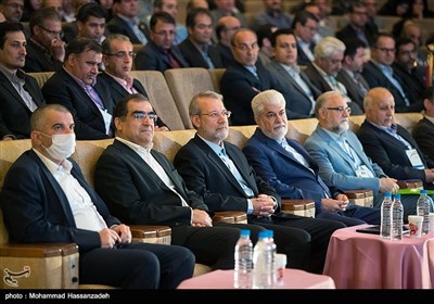  علی لاریجانی رئیس مجلس و حسن قاضی زاده هاشمی وزیر بهداشت
