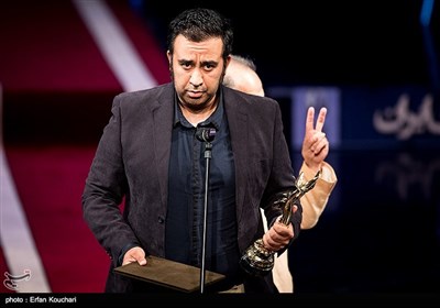  فرید ناظرفصیحی جایزه بهترین جلوه‌های بصری برای «چهار راه استانبول» به خود اختصاص داد.