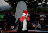 جشنواره تئاتر خیابانی مریوان‌|31 اثر در روز سوم جشنواره تئاتر مریوان به اجرا درآمد