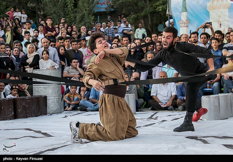 جشنواره تئاترخیابانی در راستای کنگره سرداران و 2000 شهید استان بوشهر برگزار می‌شود