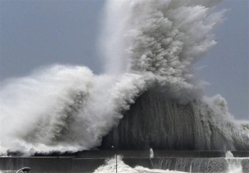 Powerful Typhoon Pounds Southern Japan; Thousands Evacuated