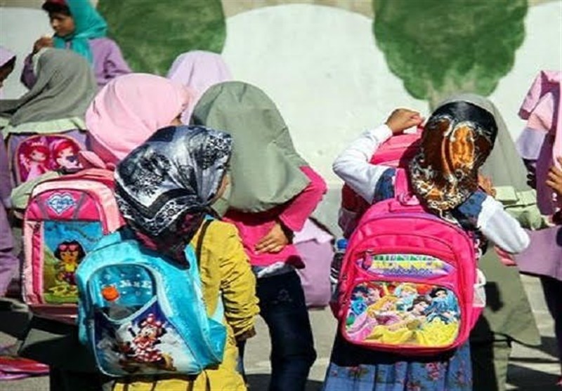 7500 دانش آموز استان بوشهر بسته‌های تحصیلی دریافت می‌کنند