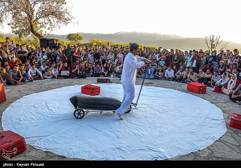 بوشهر| جشنواره تئاتر خیابانی منطقه‌ای در جزیره خارگ برگزار می‌شود