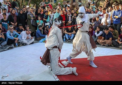 اجراهای روز آخر جشنواره بین المللی تئاتر خیابانی مریوان