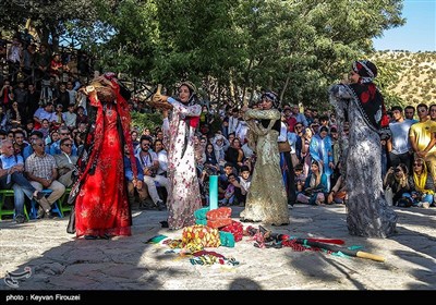 اجراهای روز آخر جشنواره بین المللی تئاتر خیابانی مریوان