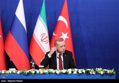 Presidents of Iran, Russia, Turkey Attend Press Conference after Tehran Summit