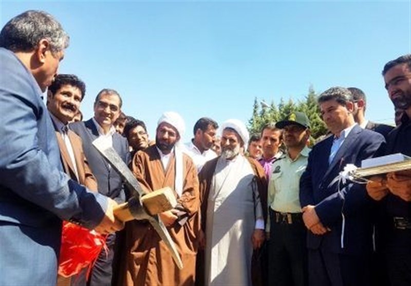 وزیر بهداشت کلنگ توسعه بیمارستان امام خمینی(ره) نقده را بر زمین زد