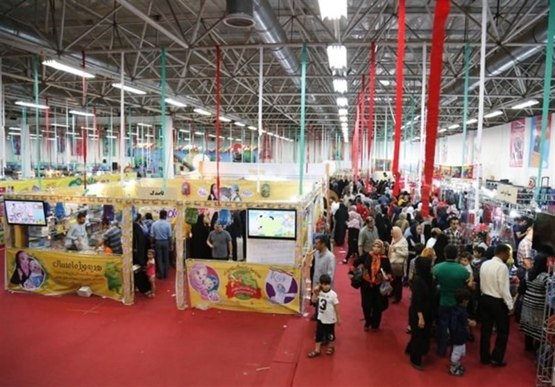 برپایی نمایشگاه پاییزه نوشت‌افزار و پوشاک در بوشهر
