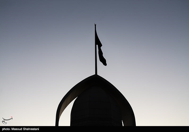 اهتزاز پرچم 1000 متری یاحسین(ع)