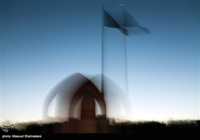 اهتزاز پرچم 1000 متری یاحسین(ع) برفراز مرتفع ترین برج پرچم خاورمیانه
