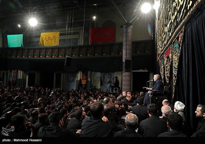  مداحی حاج منصور ارضی در مراسم عزاداری شب دوم محرم در مسجد ارک تهران