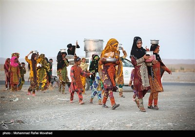 تهیه و توزیع غذای نذری در مناطق محروم جنوب استان کرمان