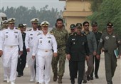 فرماندهان نیروی دریایی ارتش و سپاه از پایگاه هوادریای نداجا بازدید کردند