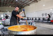 صوبہ کرمان کے دیہی علاقوں میں لنگر، نذر و نیاز کی تقسیم کے مناظر