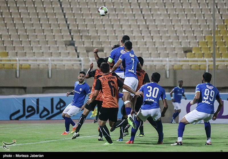 نیمه‌ تمام ماندن دیدار استقلال خوزستان و اروند به دلیل درگیری بازیکنان