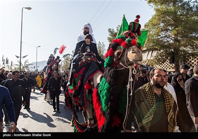 حرکت نمادین ورود کاروان امام حسین (ع) به کربلا و اجرای تعزیه- یزد