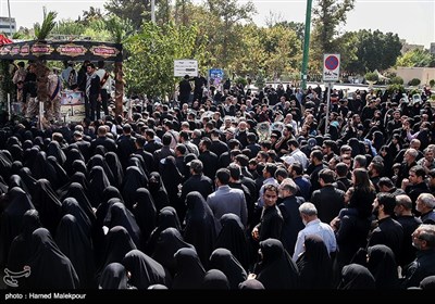 Huge Funeral Procession Held in Tehran for 135 Unidentified Iranian Martyrs