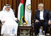 فلسطین|دیدار سفیر قطر با اسماعیل هنیه/ هشدار حماس درباره پیامدهای همراهی با توطئههای آمریکا