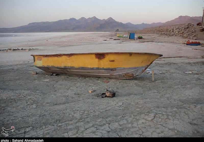 دریاچه ارومیه در حسرت جرعه‌ای آب خشکید