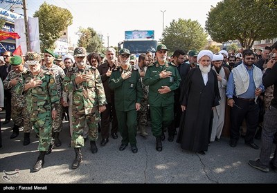 مراسم تشییع پیکر 9 شهید گمنام دوران دفاع مقدس در کرمانشاه 