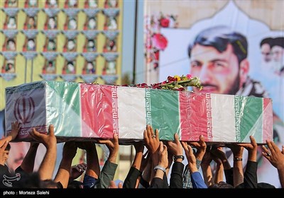 تشییع پیکر شهدای تازه تفحص شده هشت سال دفاع مقدس در اصفهان