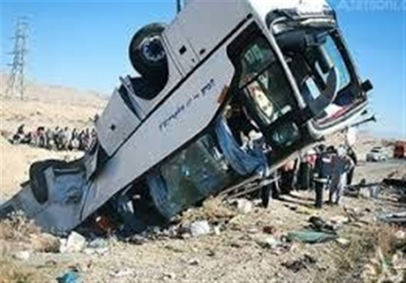 بی‌احتیاطی راننده اتوبوس دلیل تصادف خونین در محور کاشان- نطنز